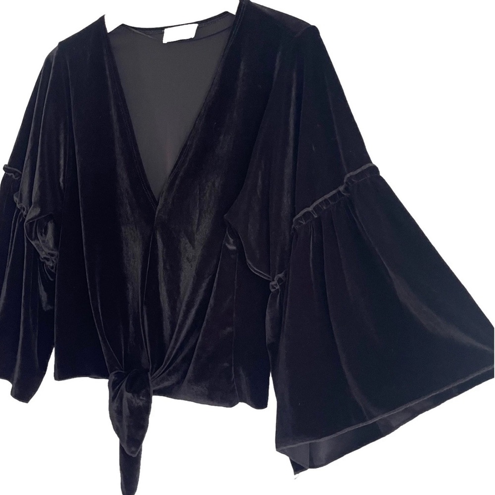 Lavender Field Black Thick LUXE Top Deep V-neck Crop Women’s Size M